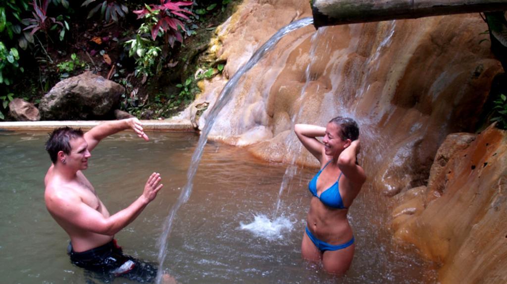 Nature'S Paradise Bed and Breakfast Marigot Bay Esterno foto