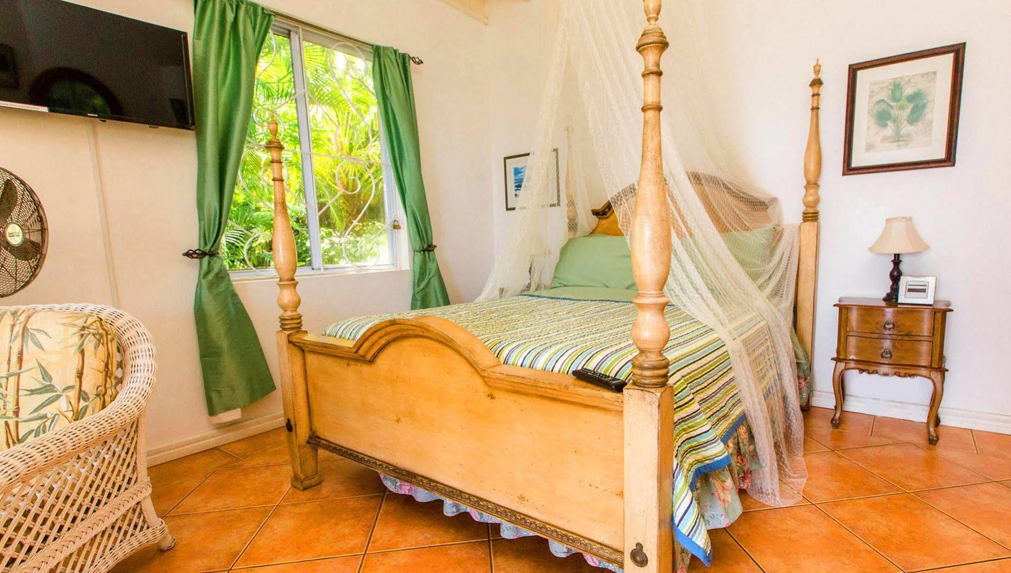 Nature'S Paradise Bed and Breakfast Marigot Bay Esterno foto
